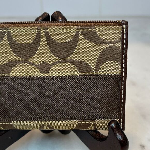 Coach Wallet Jacquard Signature Logo Stripe Legacy Sateen Interior Card Holder - Picture 6 of 10